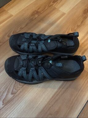 Black Athletic Water-Ready Sandals/Water Shoes